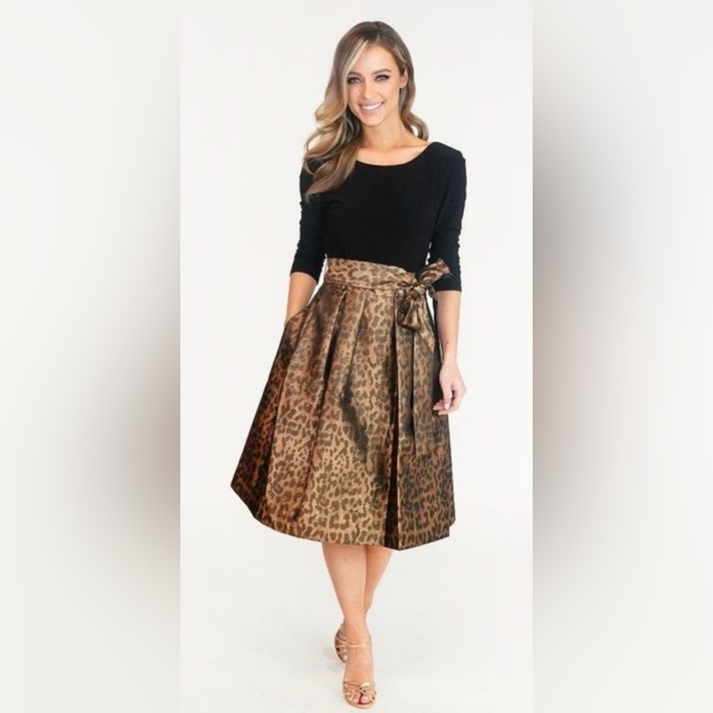 Elle women’s dress size med perfect for a special event day has pockets